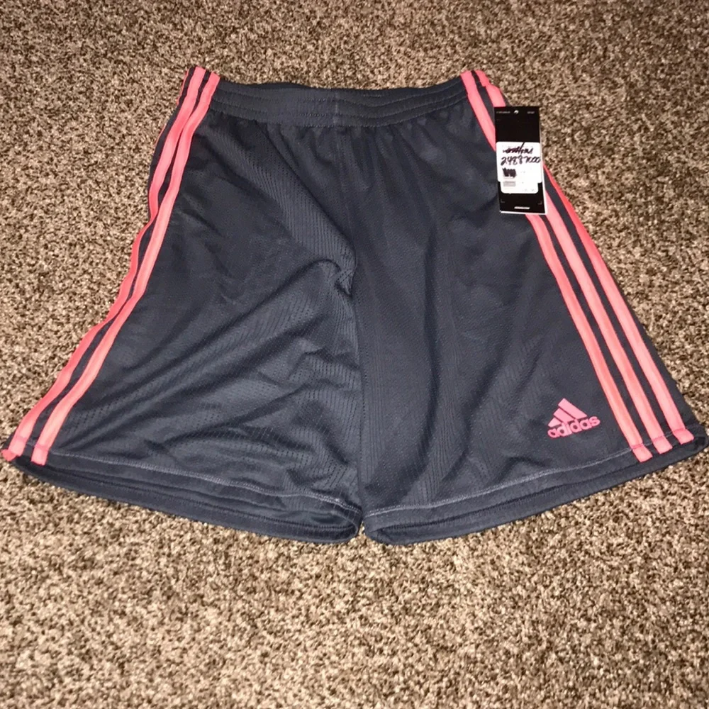 Adidas girls‎ small coral and gray shorts